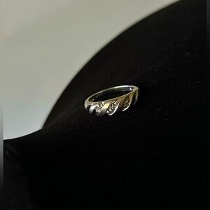 14k White Gold Diamond Ring